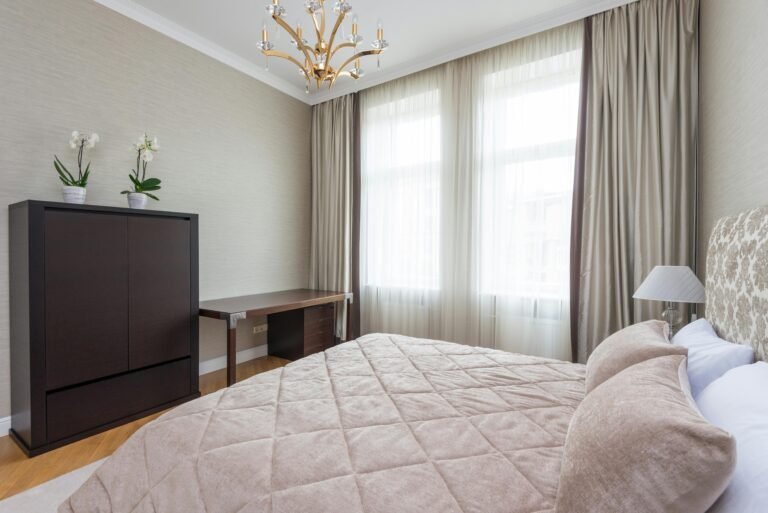 Dormitorio de apartamento de lujo